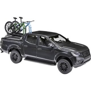 Busch 53724 H0 Auto Nissan Navara met twee fietsen